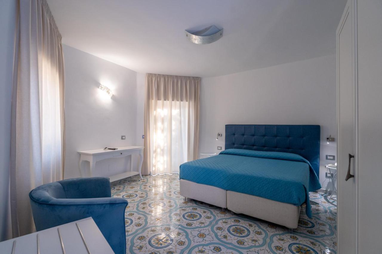 Park Hotel Villa Maria San Menaio Bagian luar foto