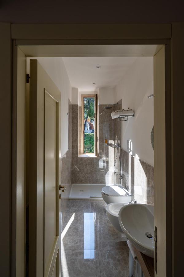 Park Hotel Villa Maria San Menaio Bagian luar foto