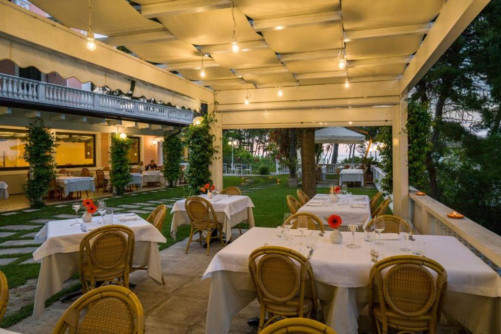 Park Hotel Villa Maria San Menaio Bagian luar foto