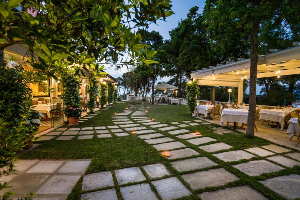 Park Hotel Villa Maria San Menaio Bagian luar foto