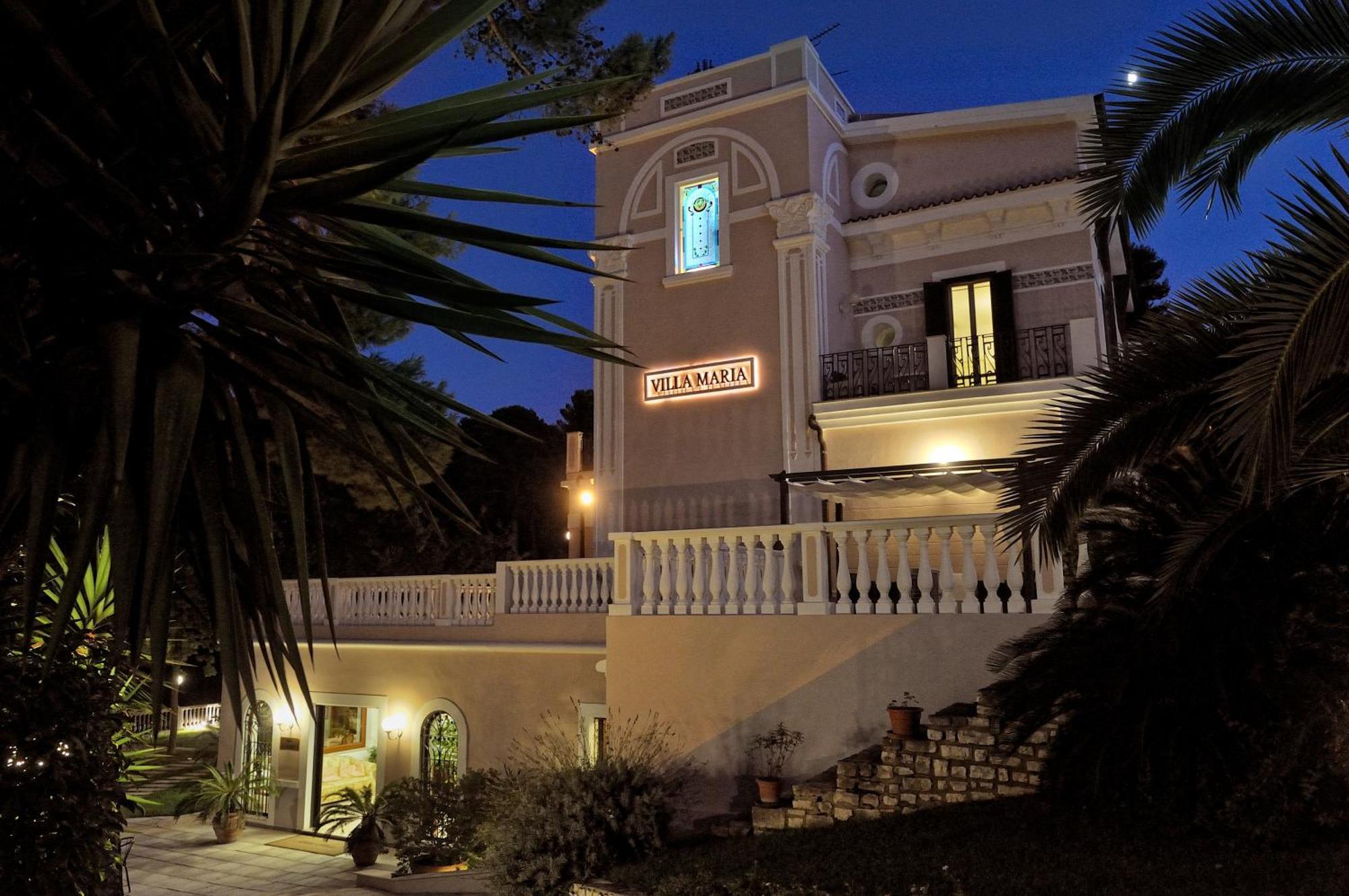 Park Hotel Villa Maria San Menaio Bagian luar foto